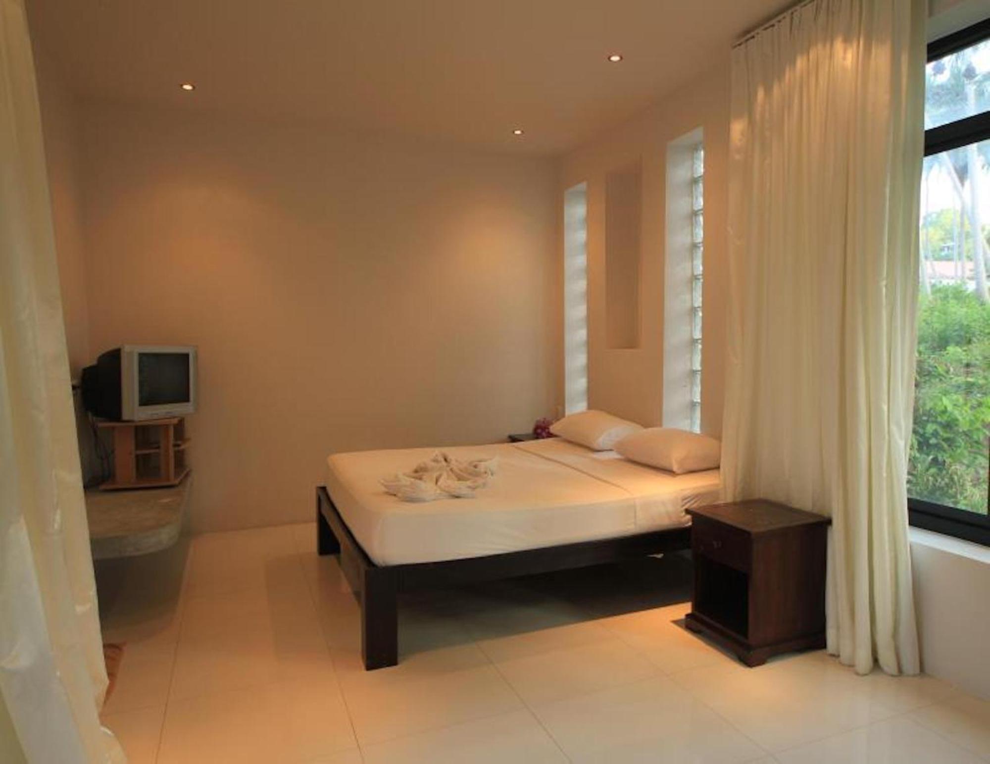Superpro Samui Hotel 2*